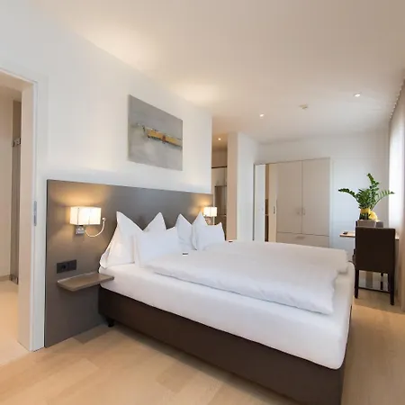 Vitus & Ξενοδοχείο με διαμερίσματα 4*